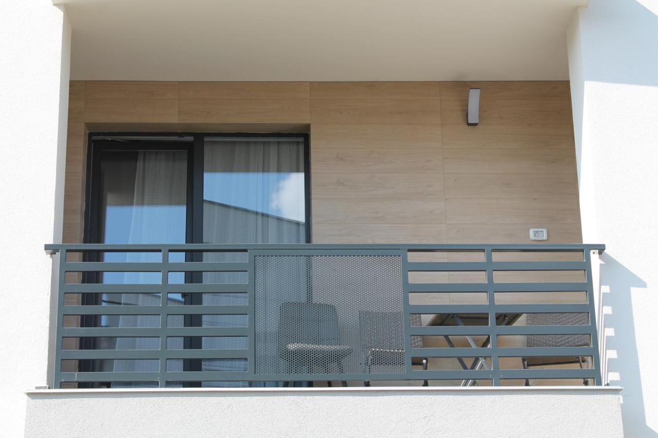 Visaj Homes Giroc Exterior foto