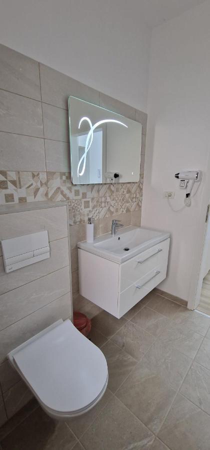 Visaj Homes Giroc Exterior foto