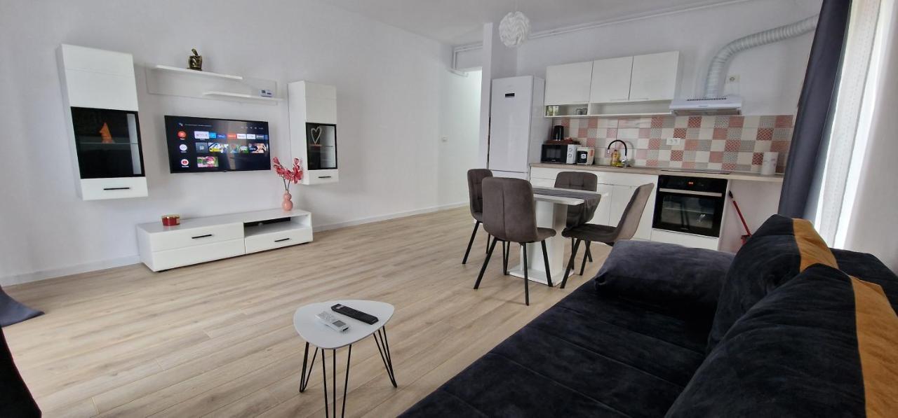Visaj Homes Giroc Exterior foto